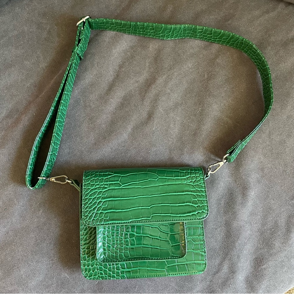 Hvisk Cayman Pocket Crossbody bag - Green